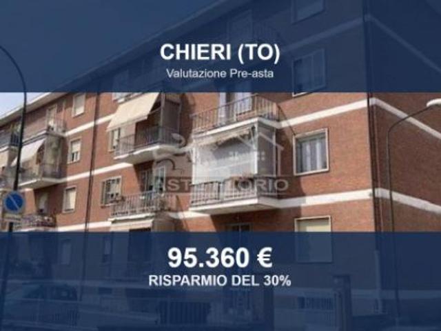 Immobile in asta di 93 m con più di 5 locali e box auto in vendita a Chieri
