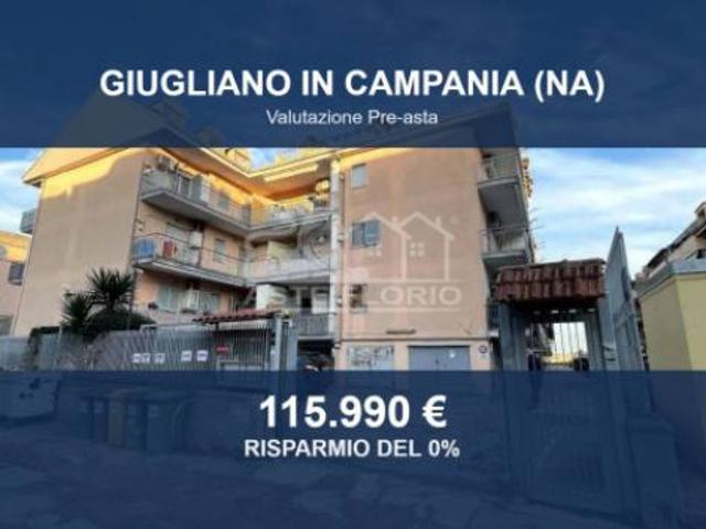 Immobile in asta di 93 m con più di 5 locali e box auto in vendita a Giugliano in Campania