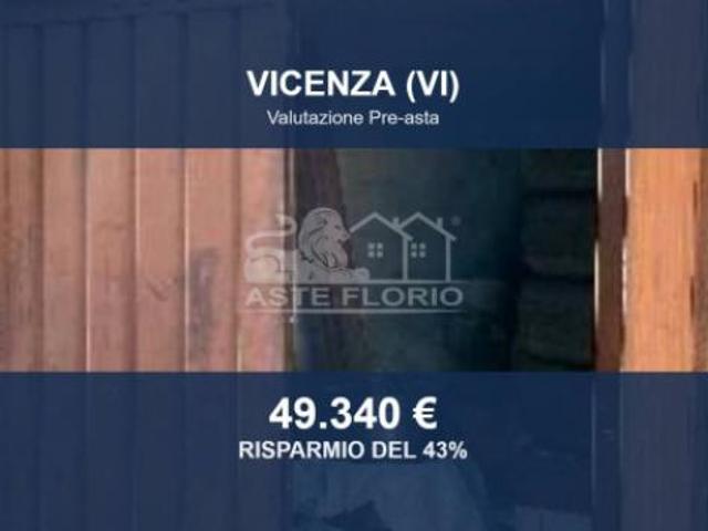 Immobile in asta di 93 m, box auto in vendita a Vicenza