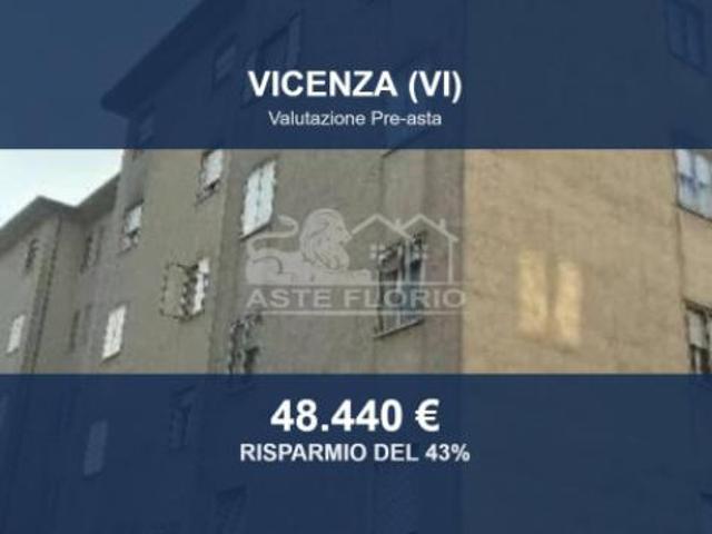 Immobile in asta di 93 m, box auto in vendita a Vicenza