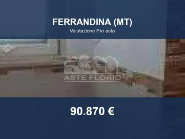 Immobile in asta di 9 m con più di 5 locali e box auto in vendita a Ferrandina