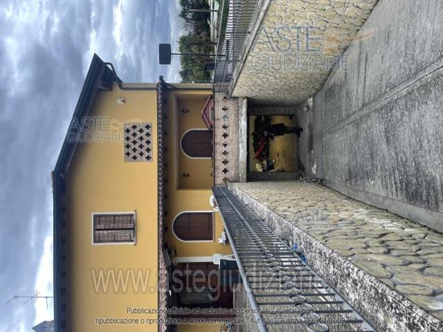 IMMOBILI ALTRA CATEGORIA via Longhi