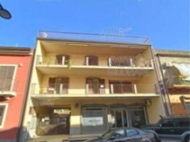 IMMOBILI IMMOBILE COMMERCIALE V. Umberto I, 145, 95013 Fiumefreddo di Sicilia CT, Italia