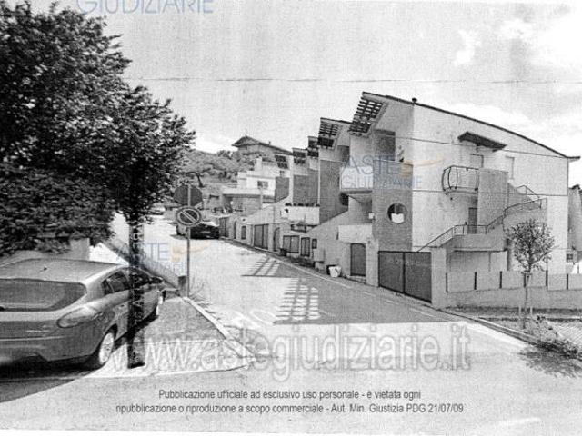 IMMOBILI IMMOBILE COMMERCIALE Via Cocchione, 127, 65010 Cappelle sul Tavo PE, Italia