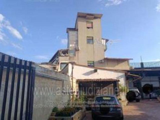 IMMOBILI IMMOBILE COMMERCIALE Via Caduti del Lavoro, 13, 95045 Misterbianco CT, Italia