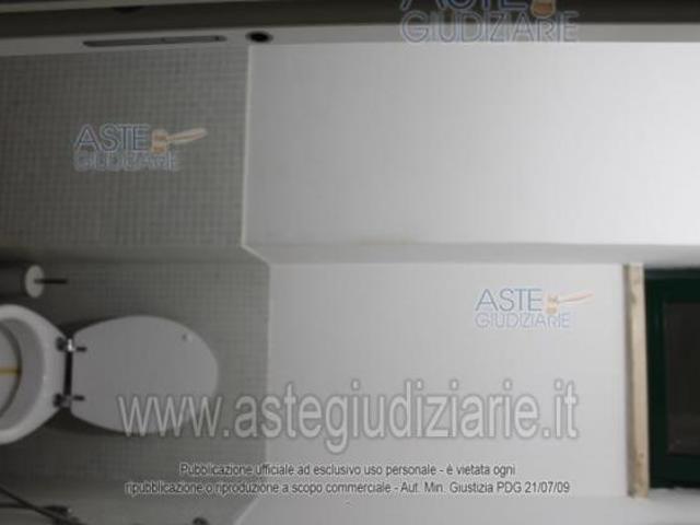 IMMOBILI IMMOBILE COMMERCIALE Via Carlo Armellini, 30, 04100 Latina LT, Italia