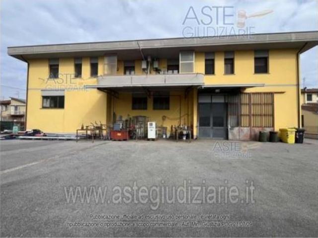 IMMOBILI IMMOBILE COMMERCIALE Via Casello n. 54