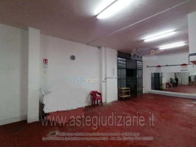 IMMOBILI IMMOBILE COMMERCIALE Via Belisario Corenzio, 23, 84129 Salerno SA, Italia