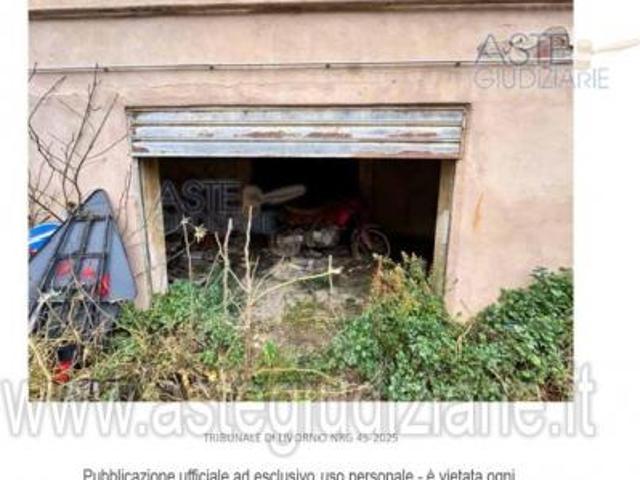 IMMOBILI IMMOBILE COMMERCIALE Via Giorgio Rodocanacchi, 12, 57128 Livorno LI, Italia