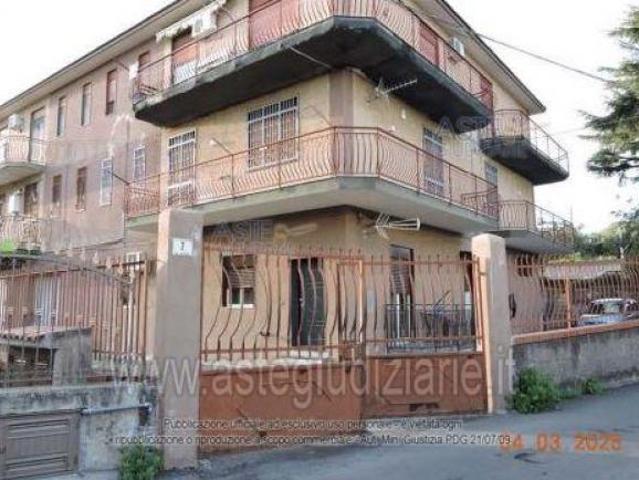 IMMOBILI IMMOBILE COMMERCIALE Via dei Gerani, 2, 95045 Misterbianco CT, Italia