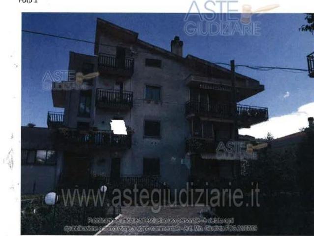 IMMOBILI IMMOBILE COMMERCIALE Via dell Argilla, 06053 Deruta PG, Italia