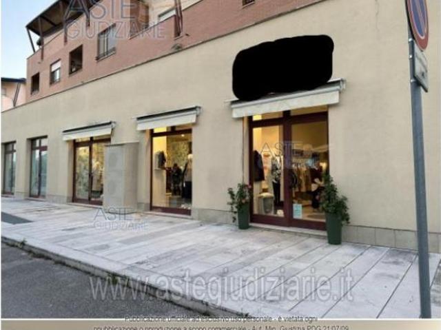 IMMOBILI IMMOBILE COMMERCIALE Via Eugenio Curiel, 33, 60030 Castelbellino Stazione AN, Italia