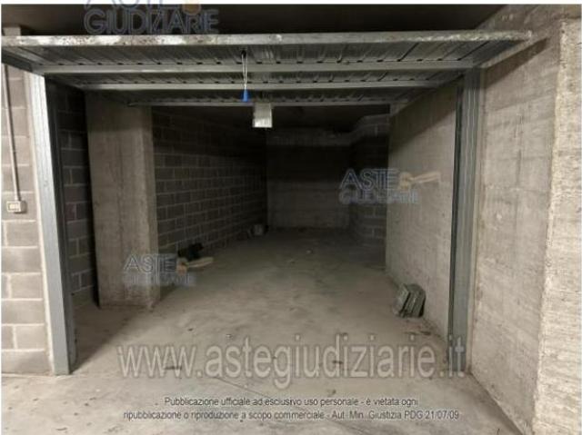 IMMOBILI IMMOBILE COMMERCIALE Via Eugenio Curiel, 33, 60030 Castelbellino Stazione AN, Italia