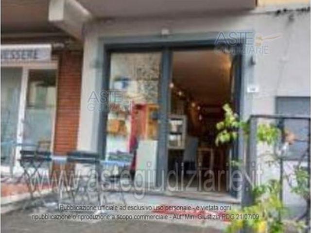 IMMOBILI IMMOBILE COMMERCIALE Via Fiorentina, 51, 51100 Pistoia PT, Italia