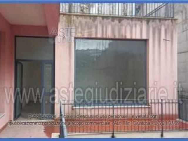 IMMOBILI IMMOBILE COMMERCIALE Via L.Grassi n.20