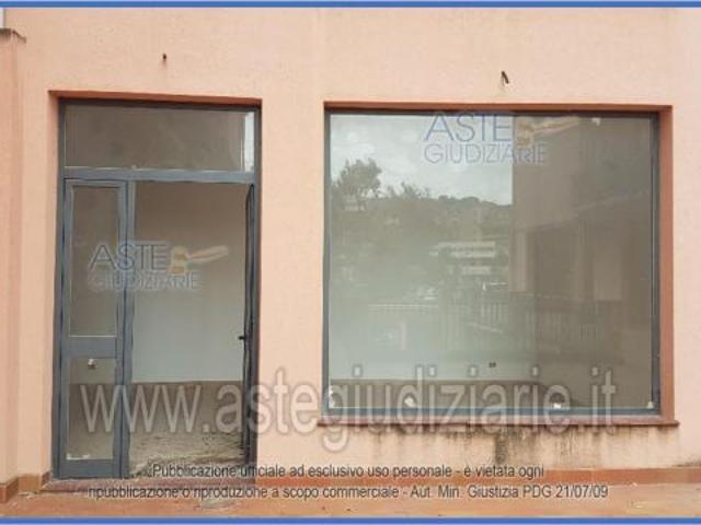 IMMOBILI IMMOBILE COMMERCIALE Via L.Grassi n.20