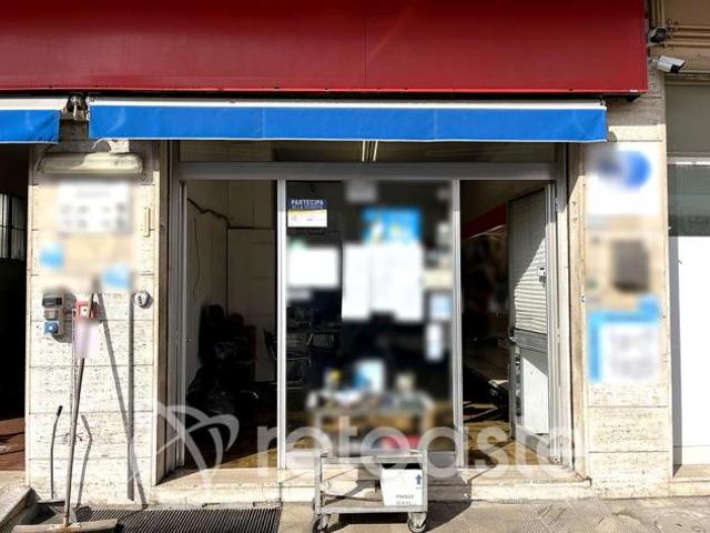 IMMOBILI IMMOBILE COMMERCIALE Via Leopardi
