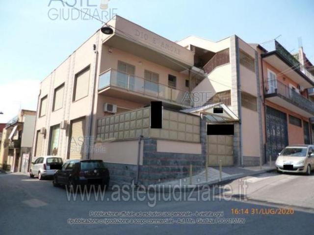 IMMOBILI IMMOBILE COMMERCIALE Via Mondello, 57, 95047 Paternò CT, Italia