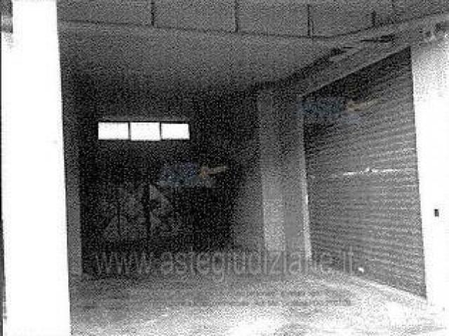 IMMOBILI IMMOBILE COMMERCIALE Via Monsignor V. Angioni, 52, 09045 Quartu Sant'Elena CA, Italia