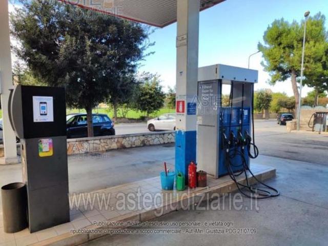 IMMOBILI IMMOBILE COMMERCIALE Via Mauro Giuliani, 76011 Bisceglie BT, Italia