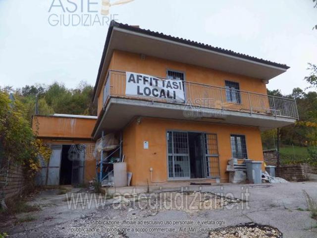 IMMOBILI IMMOBILE COMMERCIALE Via Marcantonio Colonna, 10, 03014 Fiuggi FR, Italia
