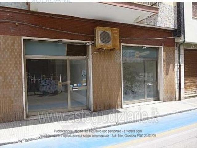 IMMOBILI IMMOBILE COMMERCIALE Via Nino Bixio, 85, 60015 Falconara Marittima AN, Italia