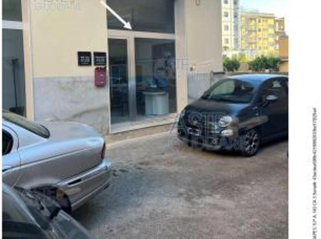IMMOBILI IMMOBILE COMMERCIALE Via Sacro Cuore, 105/B, 97015 Modica RG, Italia