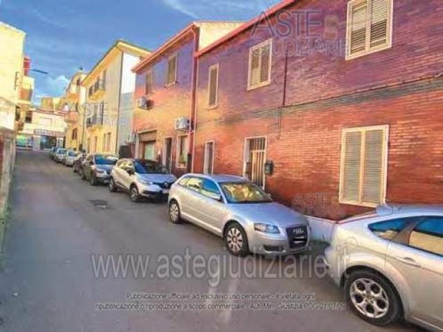 IMMOBILI IMMOBILE COMMERCIALE via Sardegna n. 44