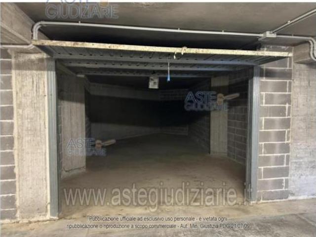 IMMOBILI IMMOBILE COMMERCIALE Via Scatolificio, 2, 60030 Castelbellino Stazione AN, Italia
