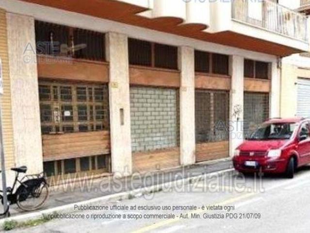 IMMOBILI IMMOBILE COMMERCIALE Via Seneca, 23, 65127 Pescara PE, Italia