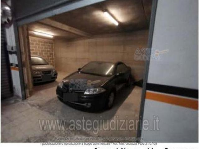 IMMOBILI IMMOBILE COMMERCIALE Via Ponchielli, 8/M