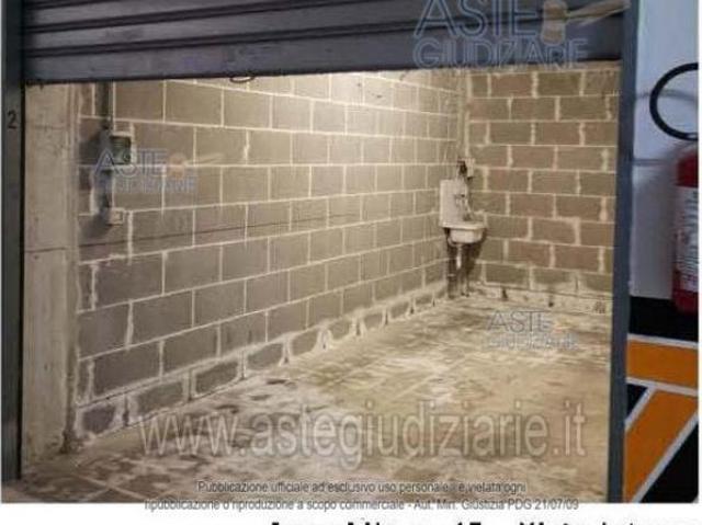 IMMOBILI IMMOBILE COMMERCIALE Via Ponchielli, 8/M
