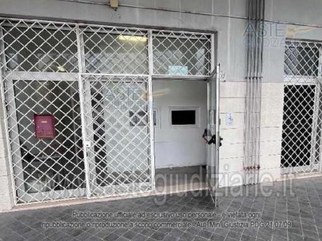 IMMOBILI IMMOBILE COMMERCIALE VIA PASSO BUOLE, 97/B, 97/C, 97/D, 97/E e 97/F LOC. ISOLA SACRA