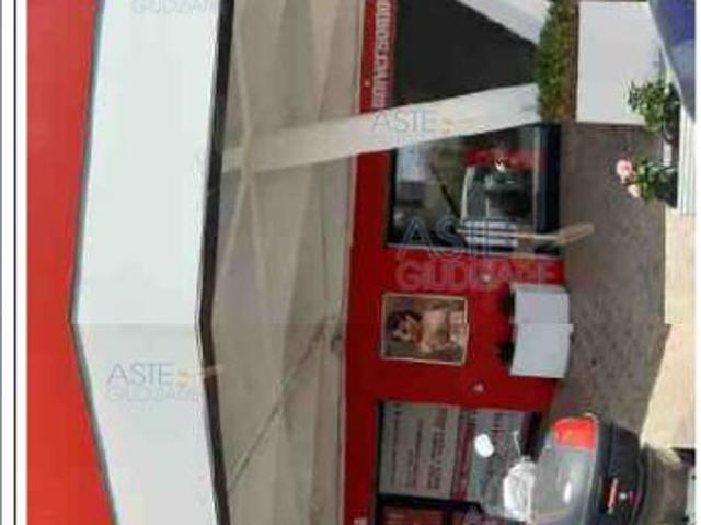 IMMOBILI IMMOBILE COMMERCIALE Via Terme di Traiano