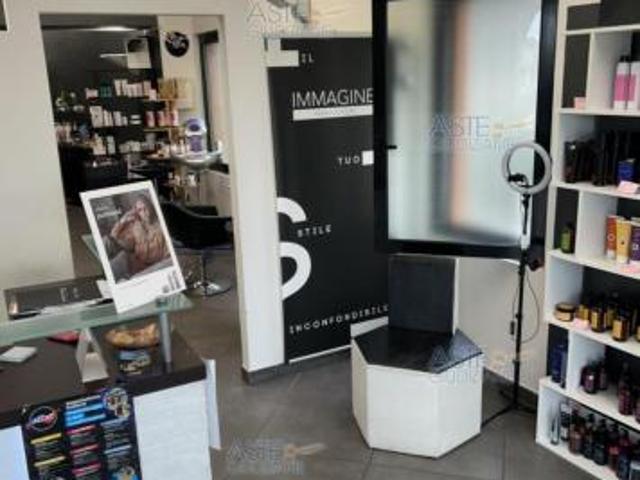 IMMOBILI IMMOBILE COMMERCIALE Viale Rinascita, 97, 46028 Sermide MN, Italia
