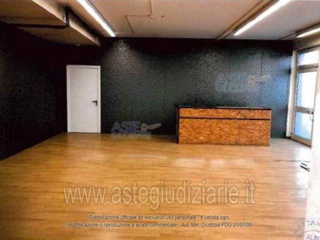 IMMOBILI IMMOBILE COMMERCIALE Vocabolo Campette, 144 11, 06059 Todi PG, Italia