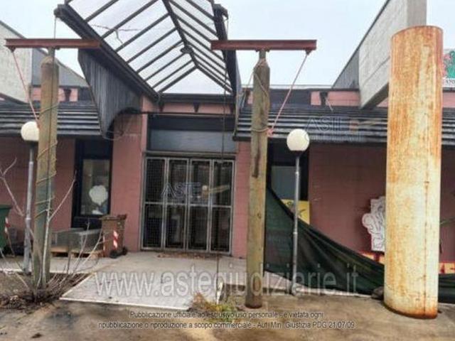 IMMOBILI IMMOBILE COMMERCIALE Frazione Calcinelli Via Venezia 31