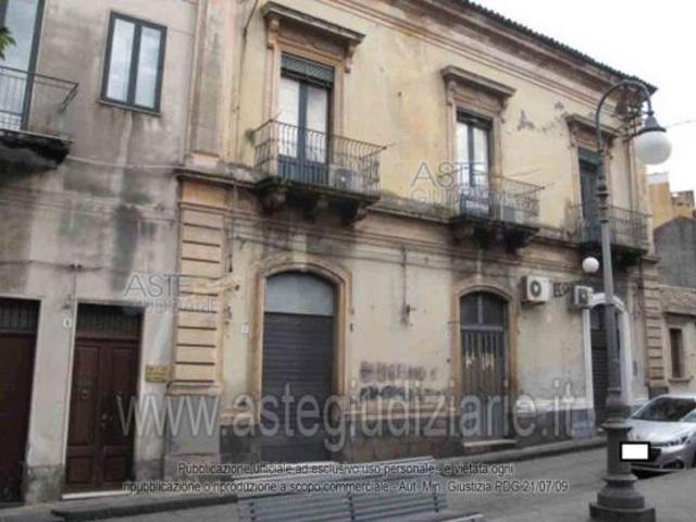 IMMOBILI IMMOBILE COMMERCIALE Piazza Biagio Andò, 7/8 9, 95014 Giarre CT, Italia