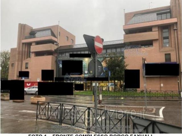 IMMOBILI IMMOBILE COMMERCIALE Piazzale Guglielmo Marconi 33