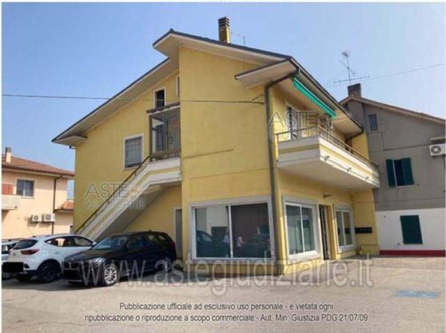IMMOBILI IMMOBILE RESIDENZIALE Localita' Lucrezia Via Flaminia 205