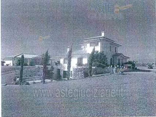 IMMOBILI IMMOBILE RESIDENZIALE Str. Colle Montanari, 200, 04100 Latina LT, Italia