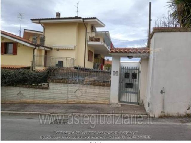 IMMOBILI IMMOBILE RESIDENZIALE Str. Colle Scorrano, 64, 65125 Pescara PE, Italia