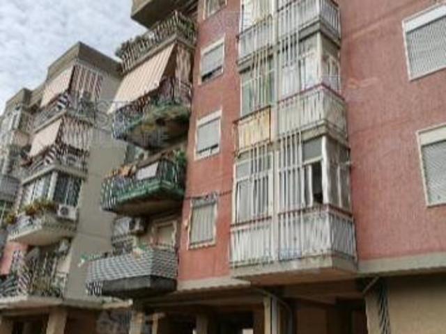 IMMOBILI IMMOBILE RESIDENZIALE Stradale Giulio n. 20