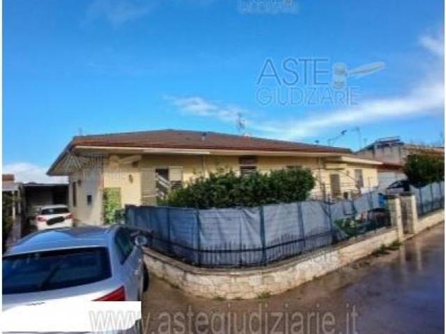 IMMOBILI IMMOBILE RESIDENZIALE Via Michelica Malvagia, 97015 Michelica RG, Italia