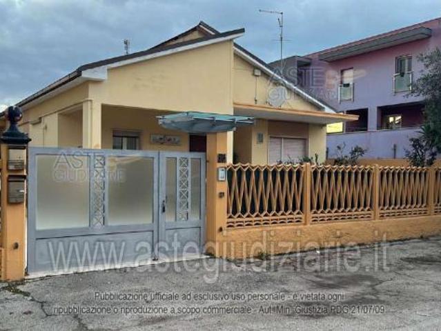 IMMOBILI IMMOBILE RESIDENZIALE Via Monte Carmelo, 30, 65129 Pescara PE, Italia