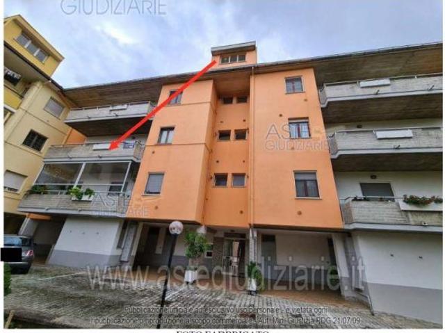 IMMOBILI IMMOBILE RESIDENZIALE Via Nazareno Fonticoli, 65017 Penne PE, Italia
