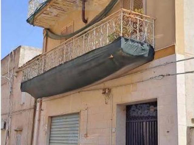 IMMOBILI IMMOBILE RESIDENZIALE Via Adua, 3