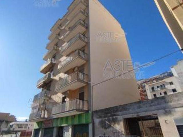IMMOBILI IMMOBILE RESIDENZIALE Via Ancona, 6, 74121 Taranto TA, Italia