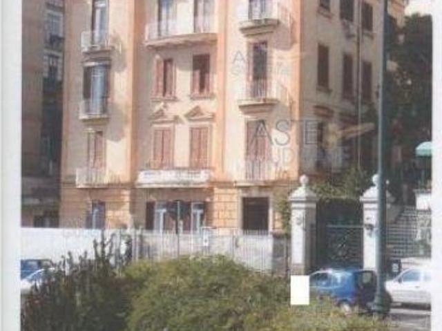 IMMOBILI IMMOBILE RESIDENZIALE Via Aniello Falcone, 440, 80127 Napoli NA, Italia