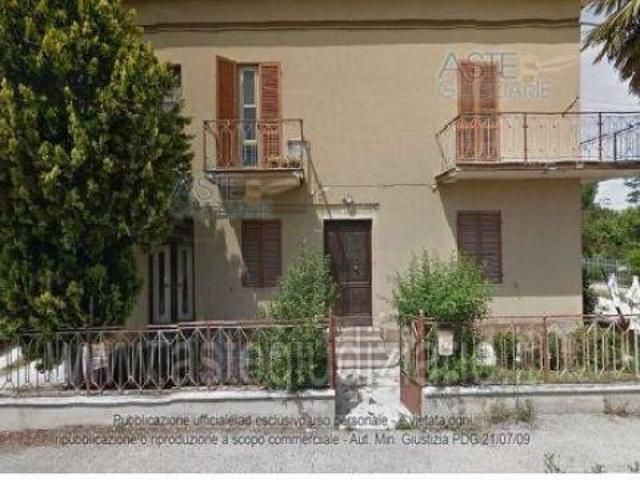 IMMOBILI IMMOBILE RESIDENZIALE Via Calabria, 109, 60035 Jesi AN, Italia